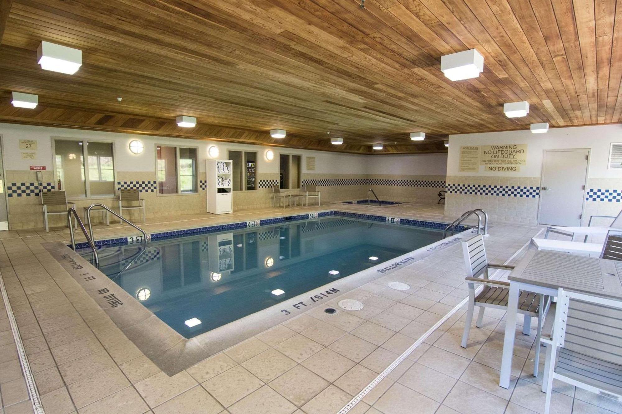 Country Inn & Suites By Radisson, Lehighton-Jim Thorpe, Pa מראה חיצוני תמונה